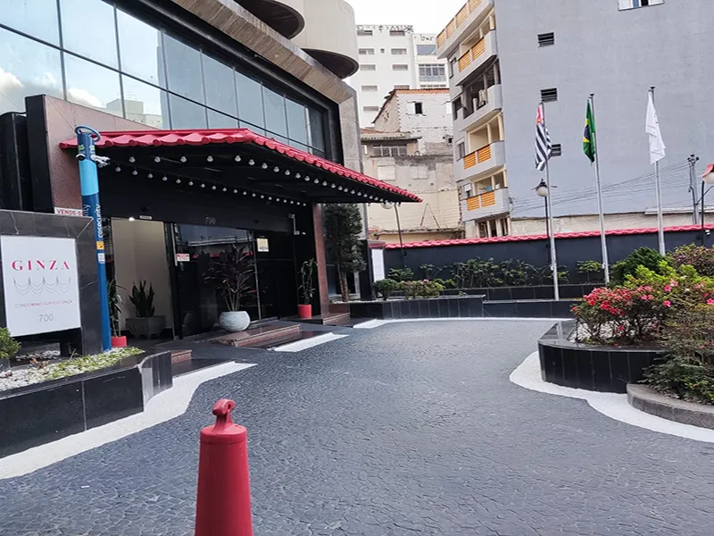 Portaria e entrada de veículos